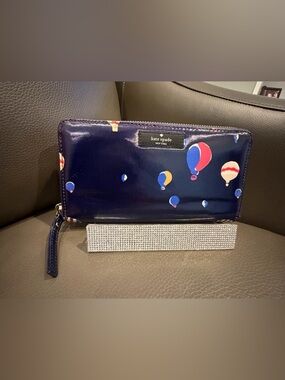 Kate Spade New York "Daycation Neda" Hot Air Balloon Continental Zip Wallet